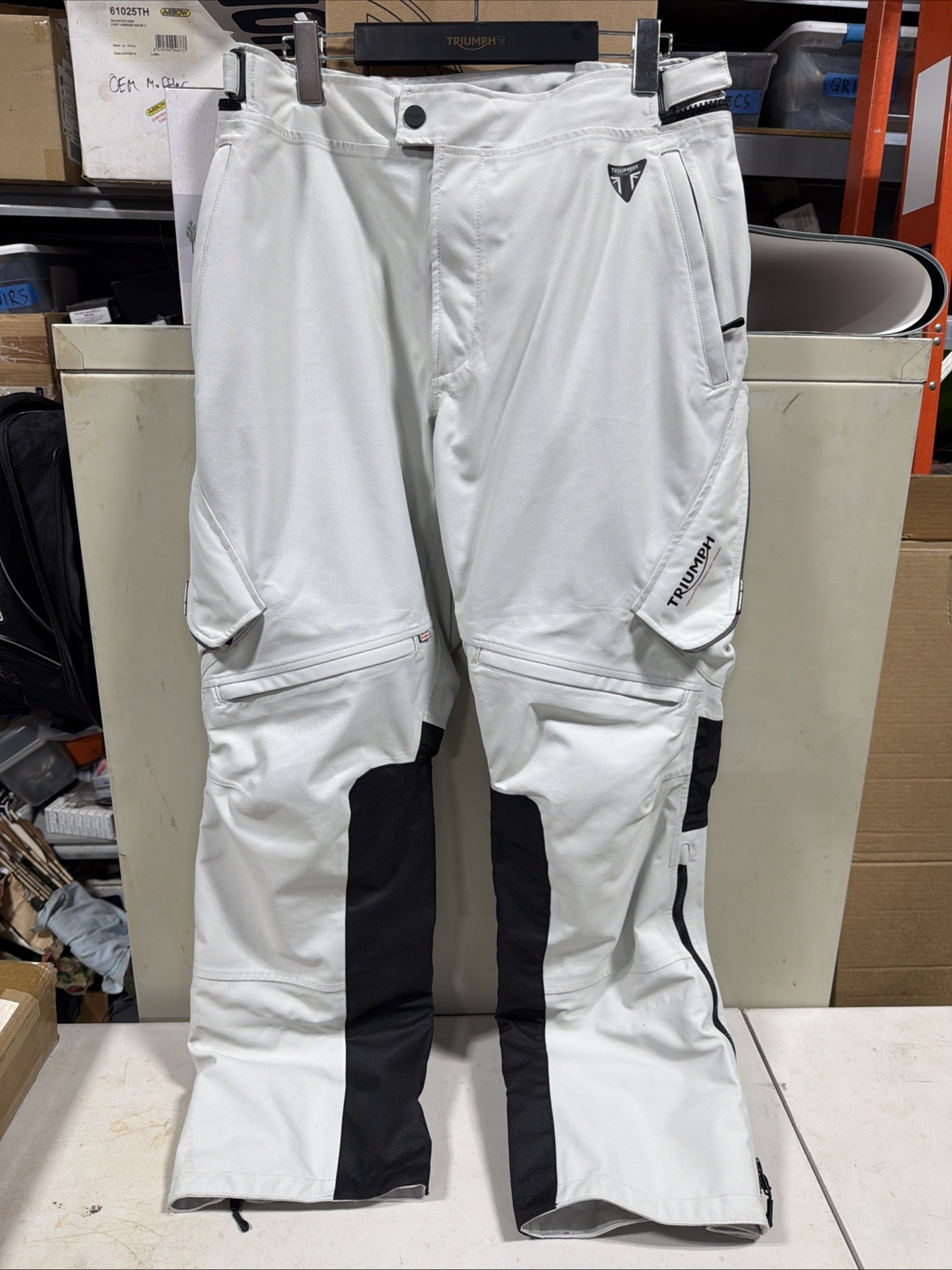 Triumph Cannock Lite Pants Men\'s 42 #MTJS2345-42 LIKE NEW Condition w/o Tags