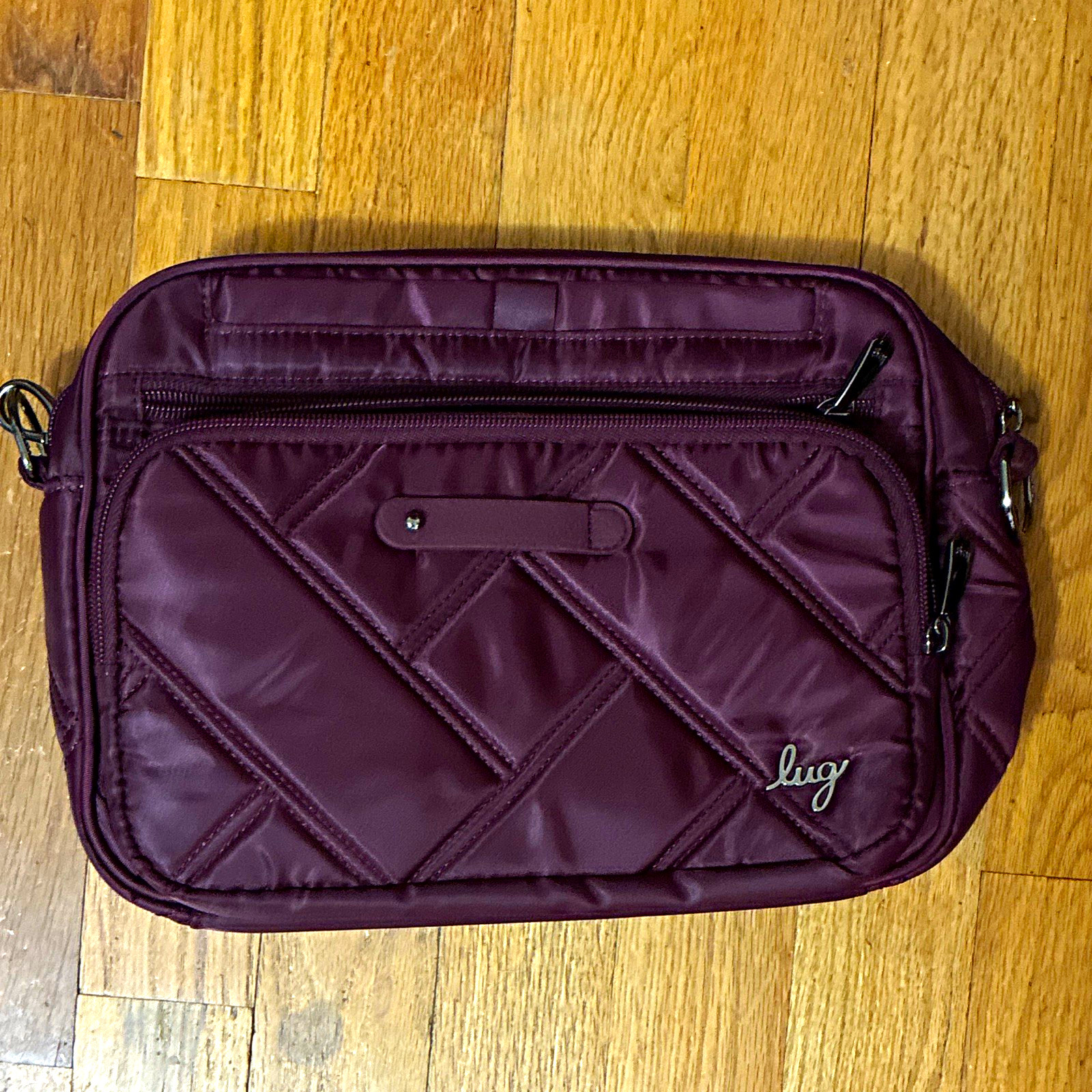 Lug Carousel XL NWOT Burgundy Lug Carousel XL NWOT Burgundy