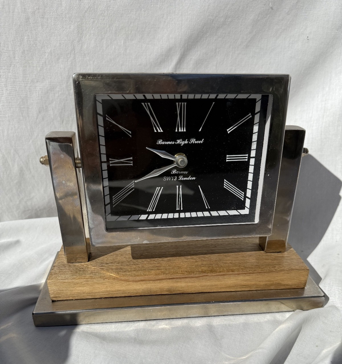 BARNES HIGH STREET SW13 LONDON CLOCK MIDCENTURY MODERN 10 BARNES HIGH STREET SW13 LONDON CLOCK MIDCENTURY MODERN 10