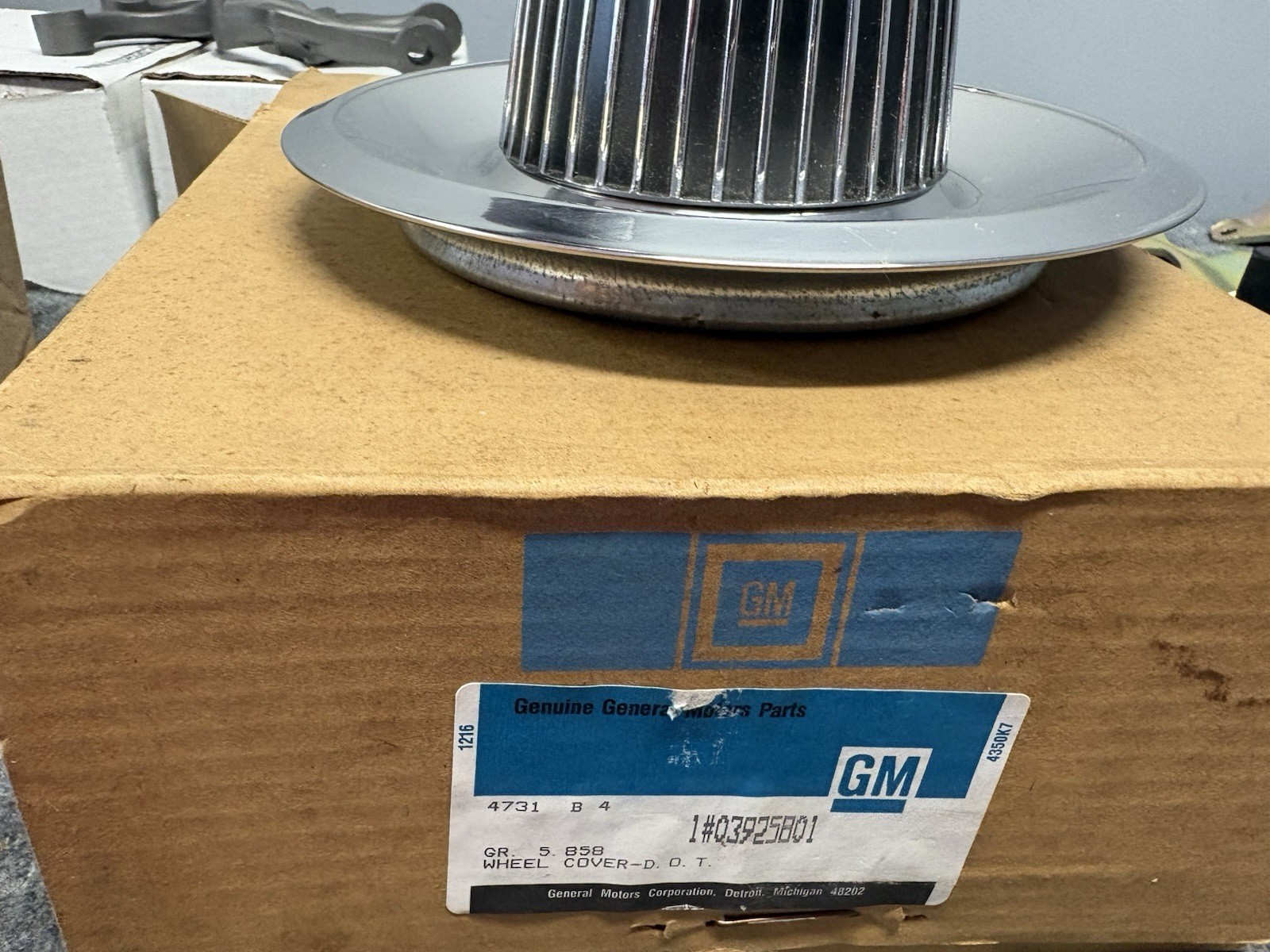 NOS GM 68 69 70 71 72 Corvette Rally Wheel Center Cap Derby 3925801 73 74 NOS GM 68 69 70 71 72 Corvette Rally Wheel Center Cap Derby 3925801 73 74