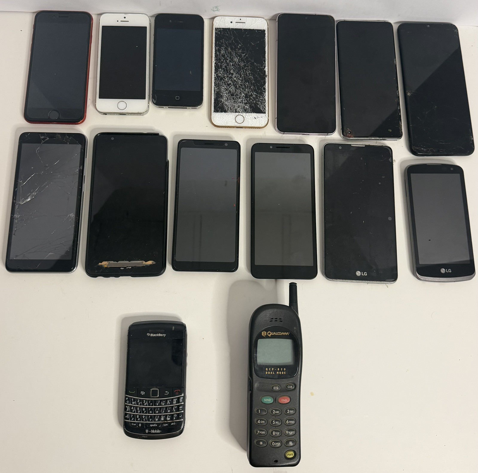 Cell Phones Lot Of 15 Phone Apple Smart Samsung Blackberry LG Broken Parts Only 