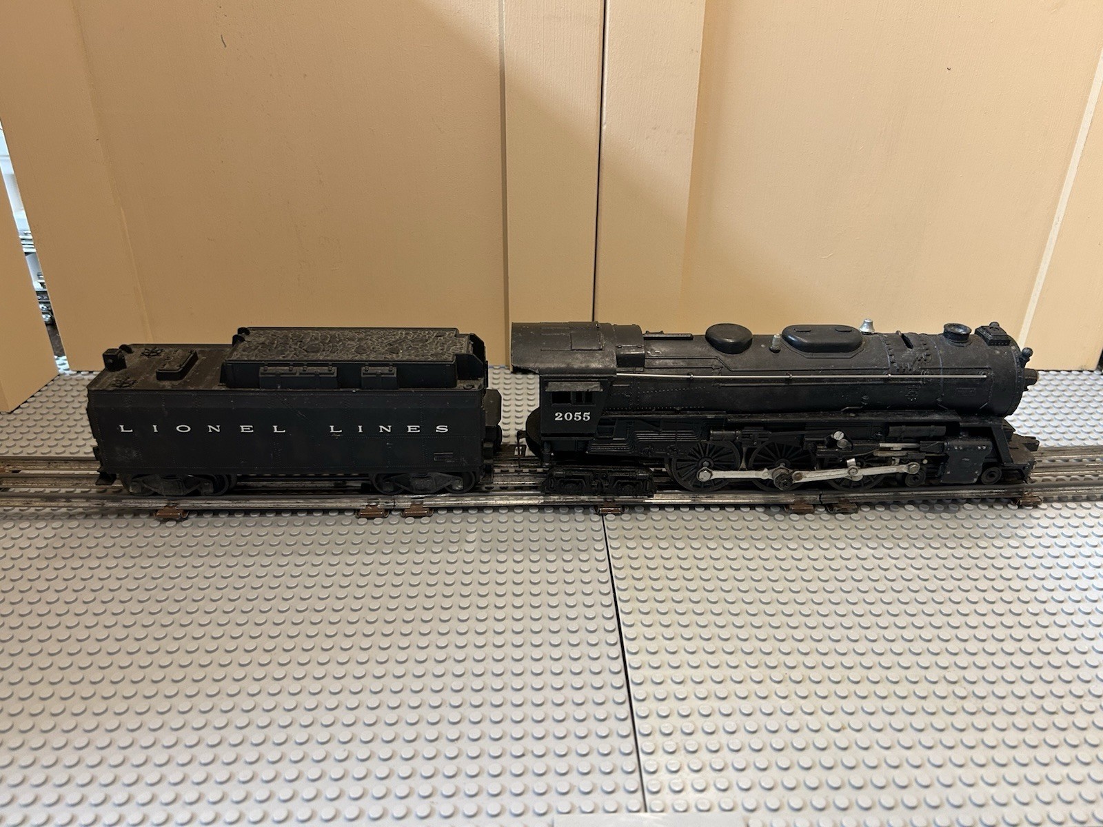 Lionel 2055 Vintage O 4-6-4 Hudson Steam Locomotive with 6026W Tender