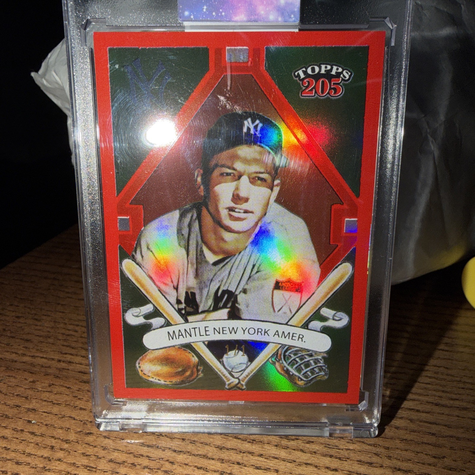 2010 Topps Tribute - Topps 205 Mickey Mantle #82 Red SSP 1/1. One Of One Rare 2010 Topps Tribute - Topps 205 Mickey Mantle #82 Red SSP 1/1. One Of One Rare