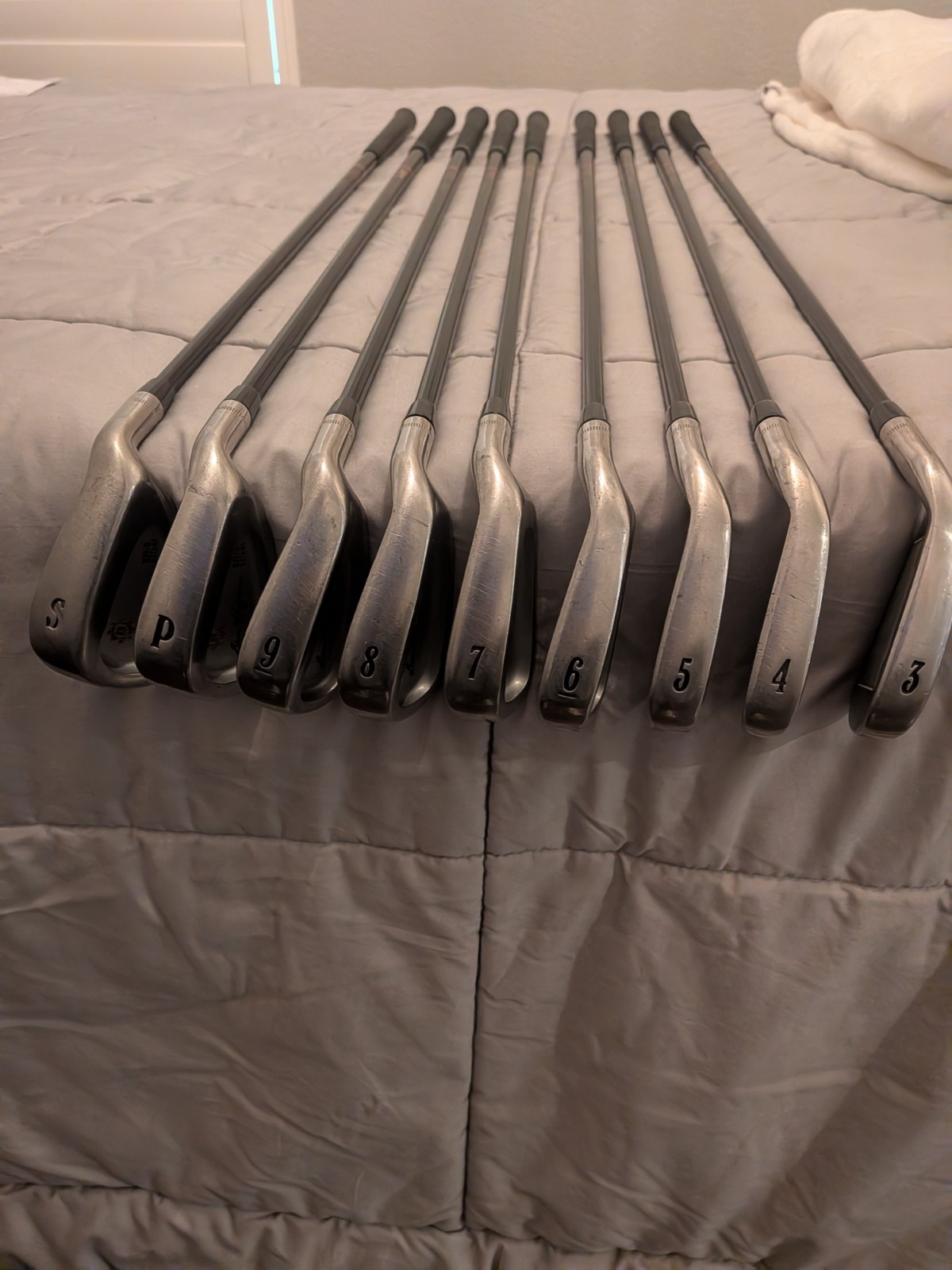 Ben Hogan BH-5 Offset Iron Set 3-PW-SW 9 Clubs Apex  Graphite Shafts/RH