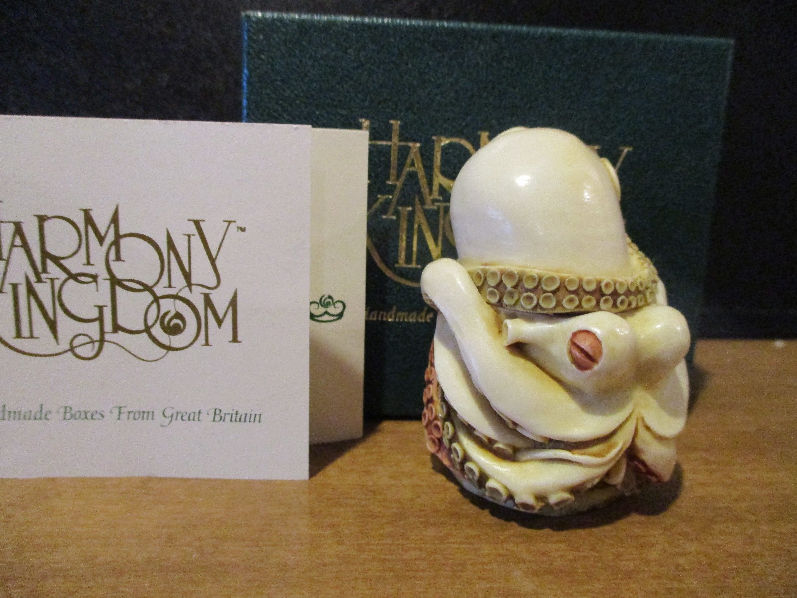 Harmony Kingdom At Arm's Length Octopus UK Made Box Figurine Earliest Piece