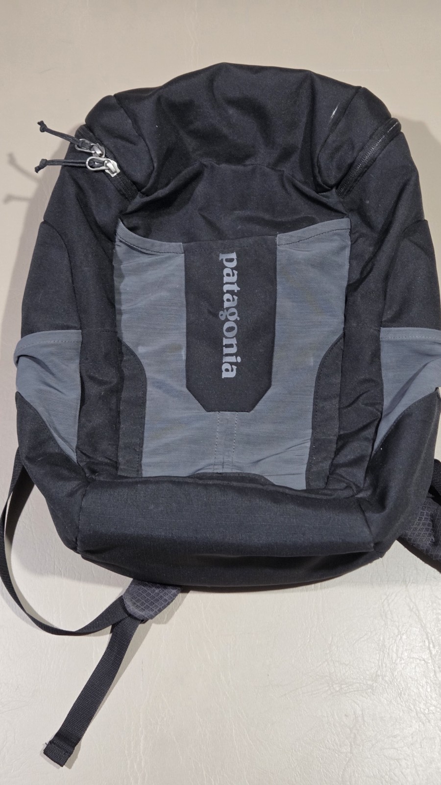 Patagonia Yerba 24L Grey/Black Hiking Camping Backpack Bag Patagonia Yerba 24L Grey/Black Hiking Camping Backpack Bag
