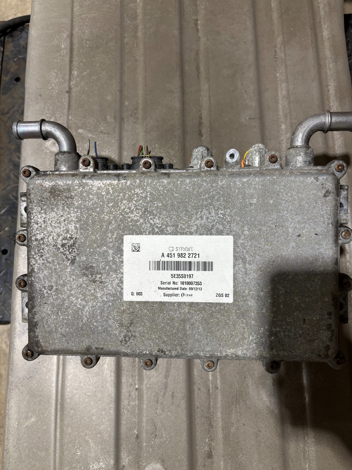 2013-2015 Smart Fortwo 451 Sedan EV Battery Charger Module 4519822721 OEM 2013-2015 Smart Fortwo 451 Sedan EV Battery Charger Module 4519822721 OEM
