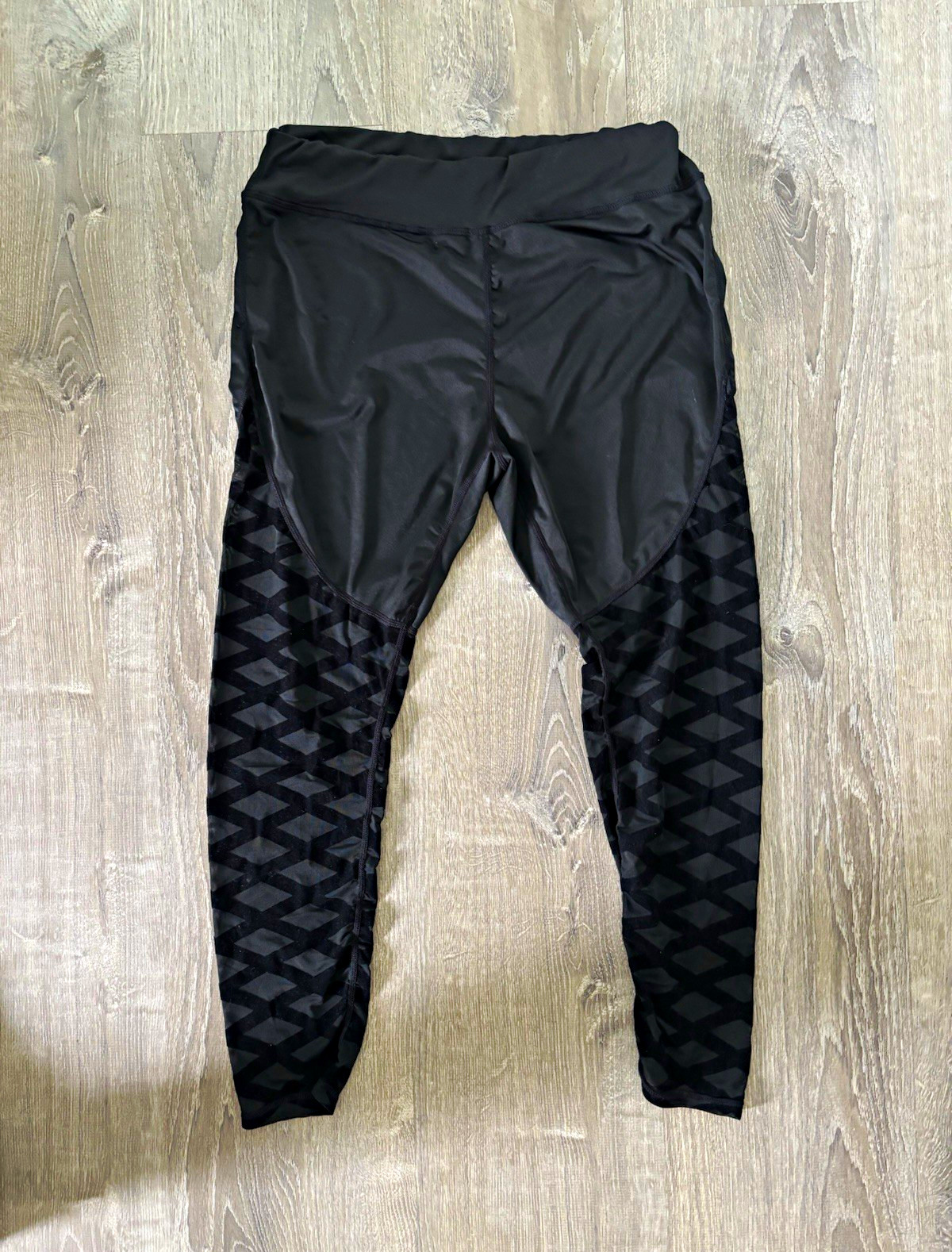 SHEIN Women’s Black Geometric Pattern Ankle Leggings Size XL Regular