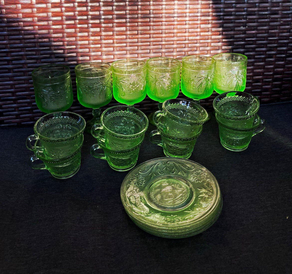 Vintage Tiara Indiana Glass Chantilly Green Sandwich Glassware Collection Vintage Tiara Indiana Glass Chantilly Green Sandwich Glassware Collection