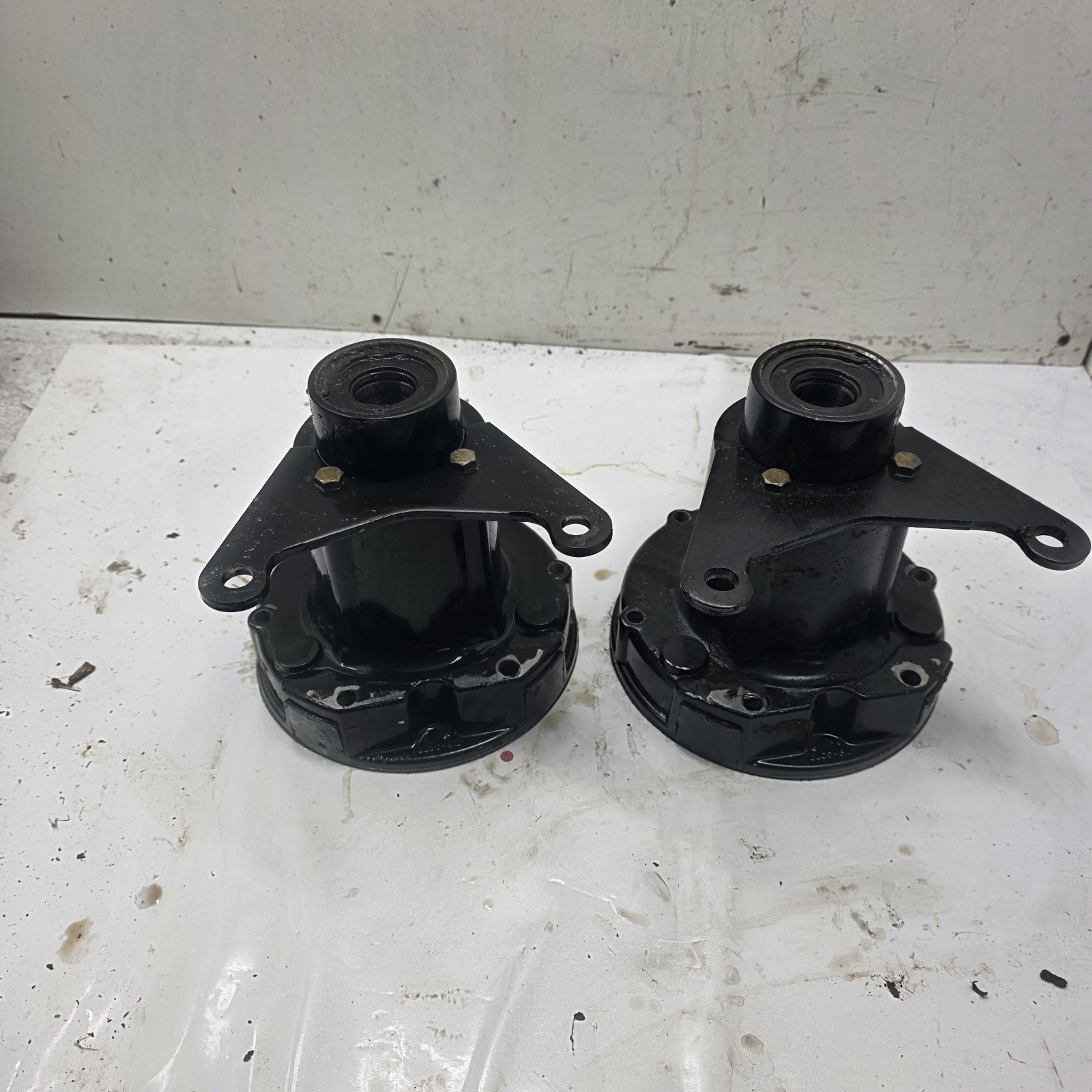 Used Rear Axle Carrier Set For Cub Cadet 1863 13401440 1641 1782 Cyclops