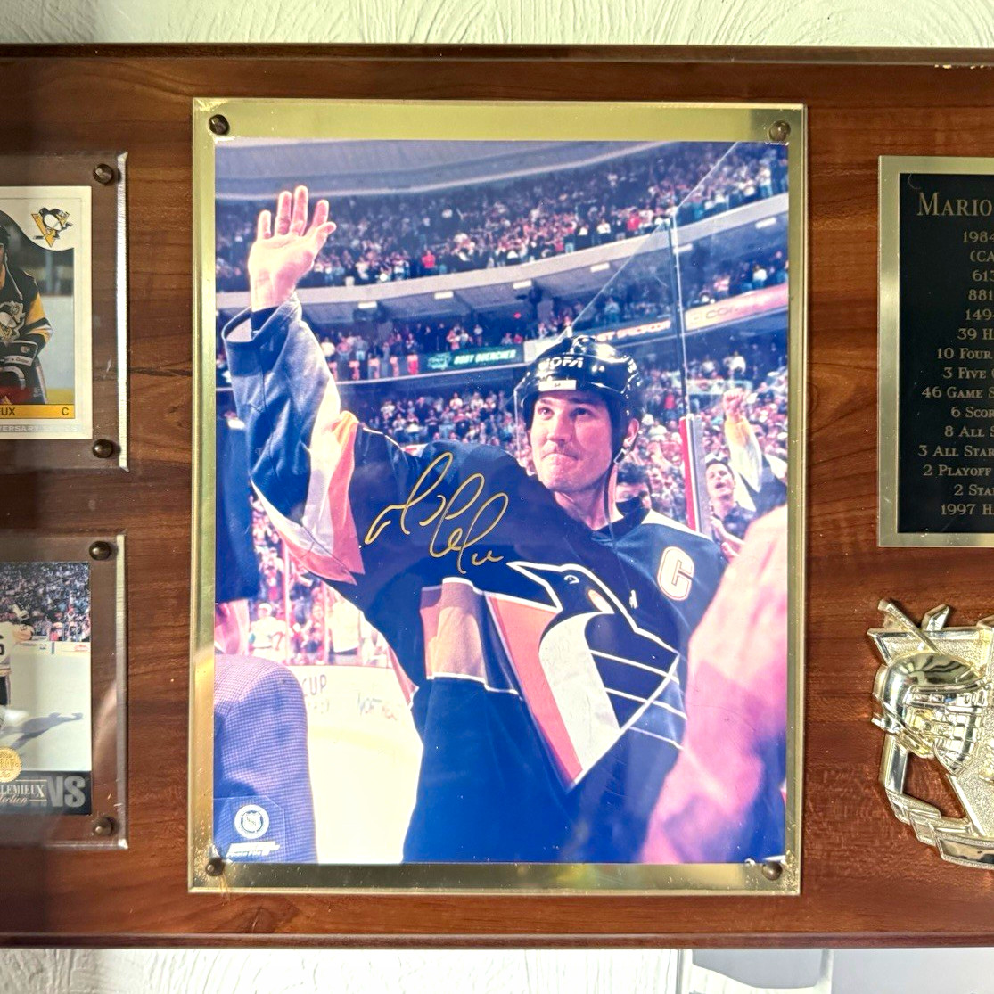 Mario Lemieux Commemorative Plaque w/ Autographed Photos & Authentic Mint Cards