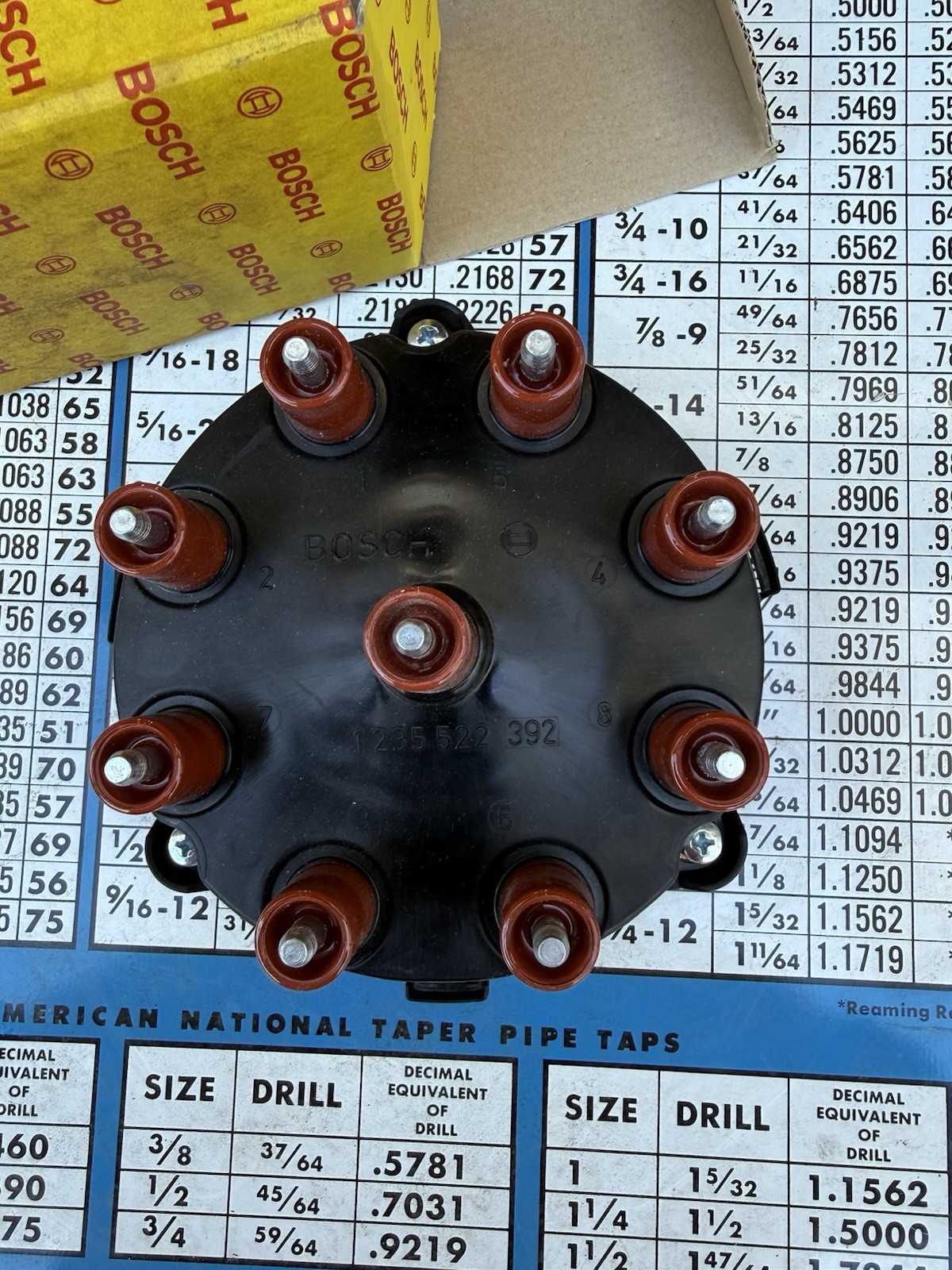 NOS Bosch Mercedes W126 420SEL 560SEC 560SEL 560SL Distributor Cap 1235522392