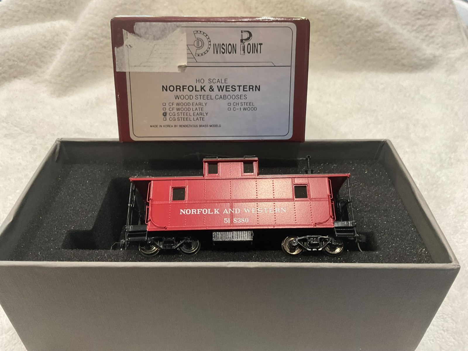 Division Point HO Norfolk & Western CG Steel Early Caboose #518380 Division Point HO Norfolk & Western CG Steel Early Caboose #518380