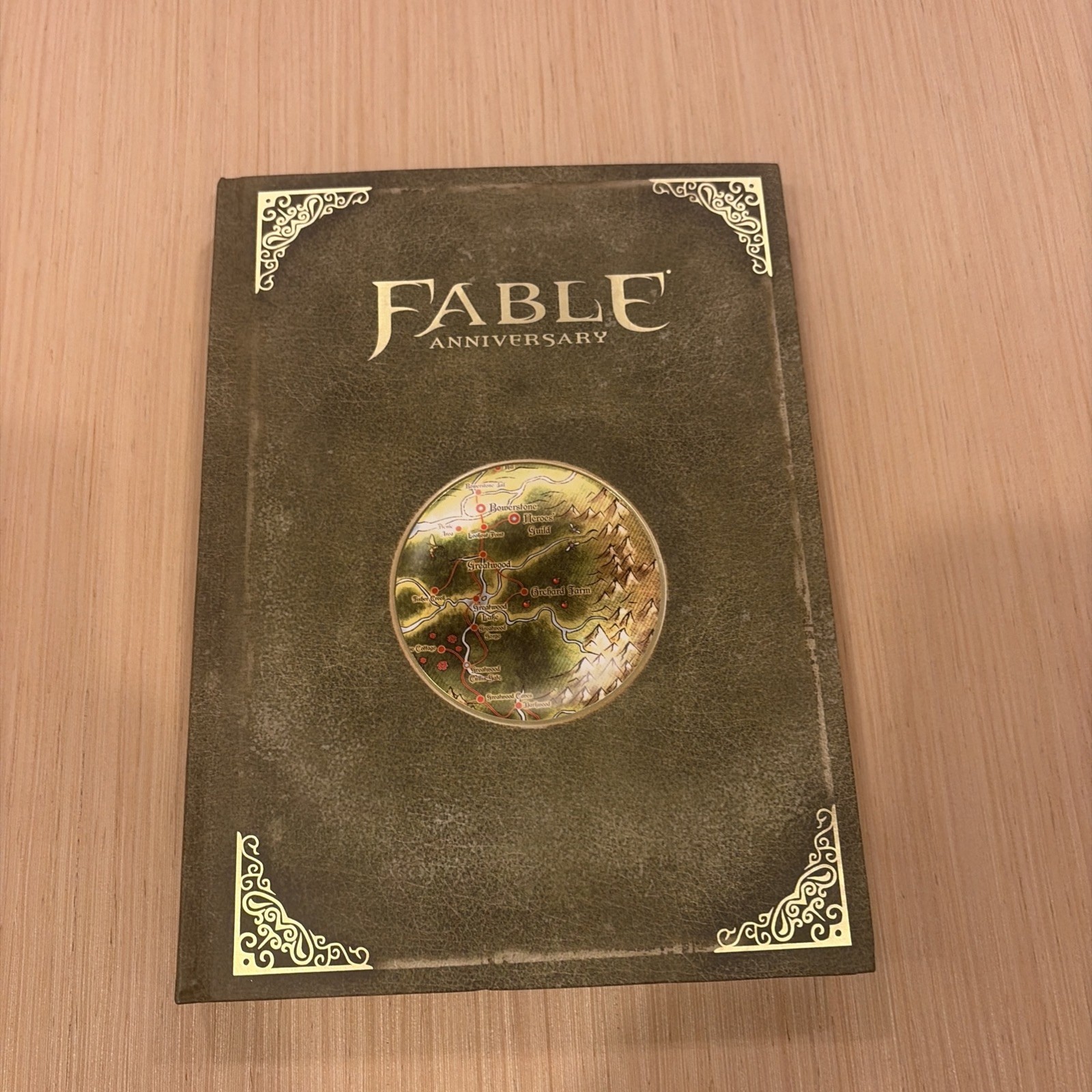 Fable Anniversary Collector’s Edition Guide - Matt Wales (Prima Games, 2014) HC