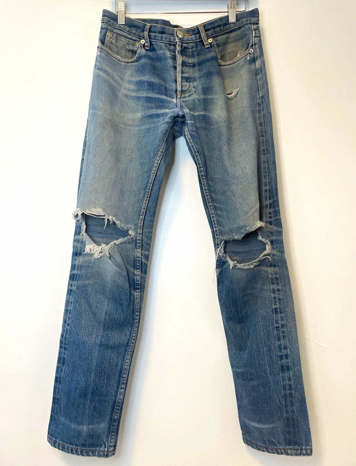 A.P.C. Men’s Blue Light Wash Distressed Slim Low Rise Cotton Denim Jeans 31