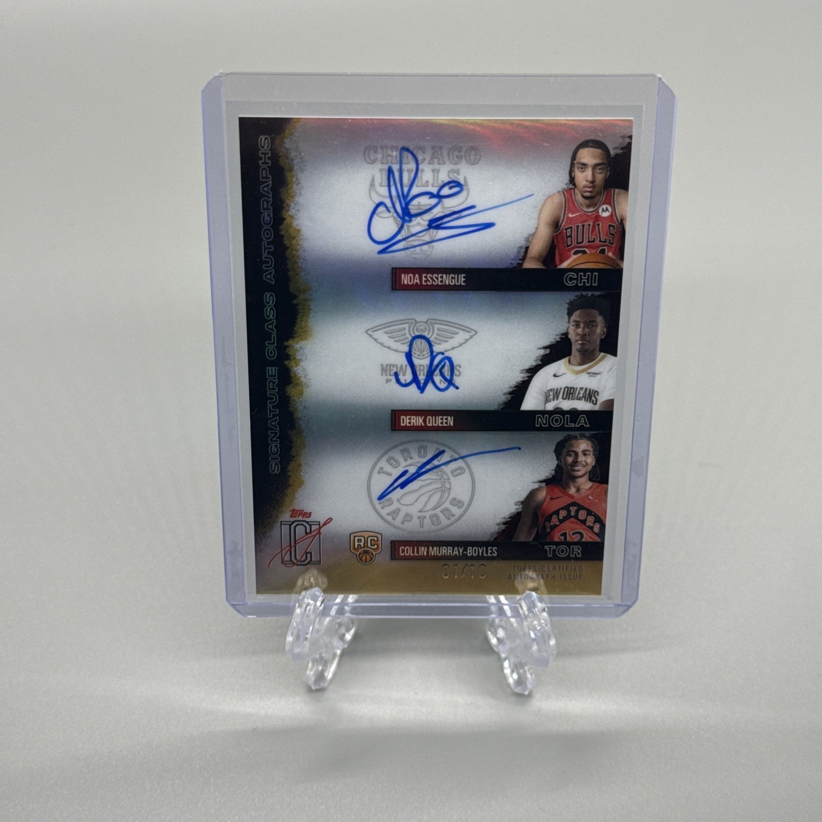 Derik Queen, Collin Murray-Boyles & Noa Essengue - Triple Auto Gold 1/10 - NBA Derik Queen, Collin Murray-Boyles & Noa Essengue - Triple Auto Gold 1/10 - NBA