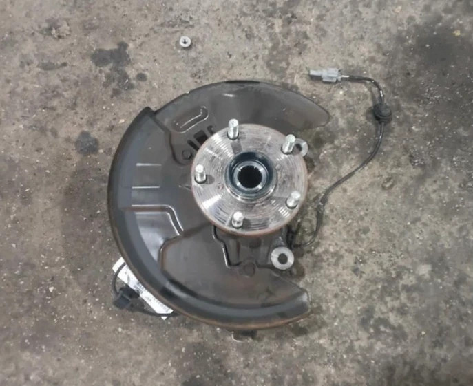 2015-2019 Subaru Legacy Outback Front RH Side Spindle Knuckle Assembly OEM