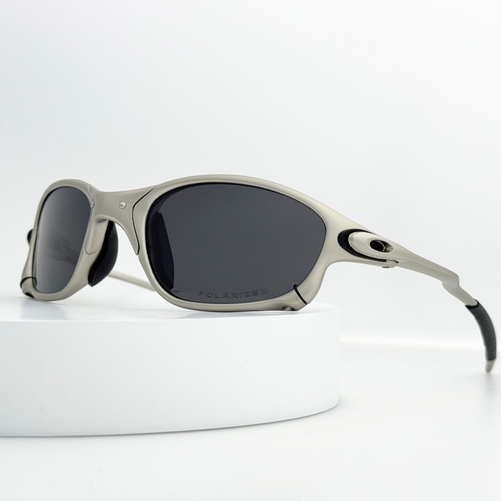 Oakley OO6011 Sunglasses Satin Silver Frame Black Lens New