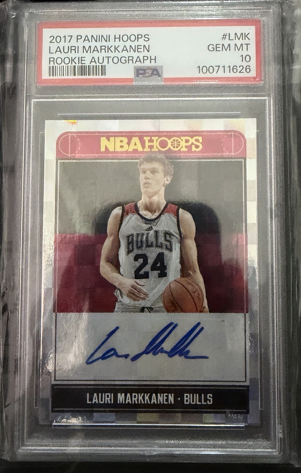 Panini 2017-18 NBA Hoops Lauri Markkanen RC Auto RA-LMK PSA 10 Panini 2017-18 NBA Hoops Lauri Markkanen RC Auto RA-LMK PSA 10