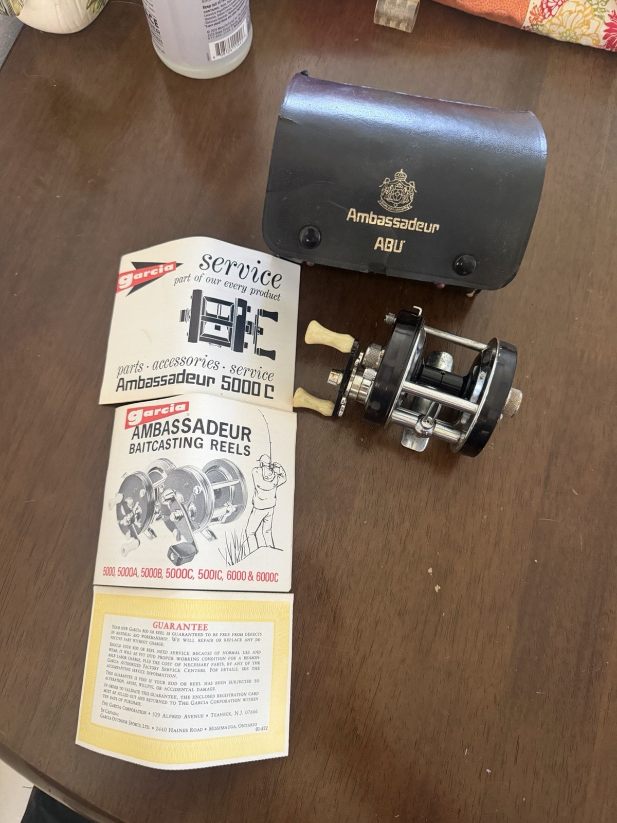 ABU Garcia Ambassadeur 5000C Vintage Baitcasting Reel w/ Case & Manual