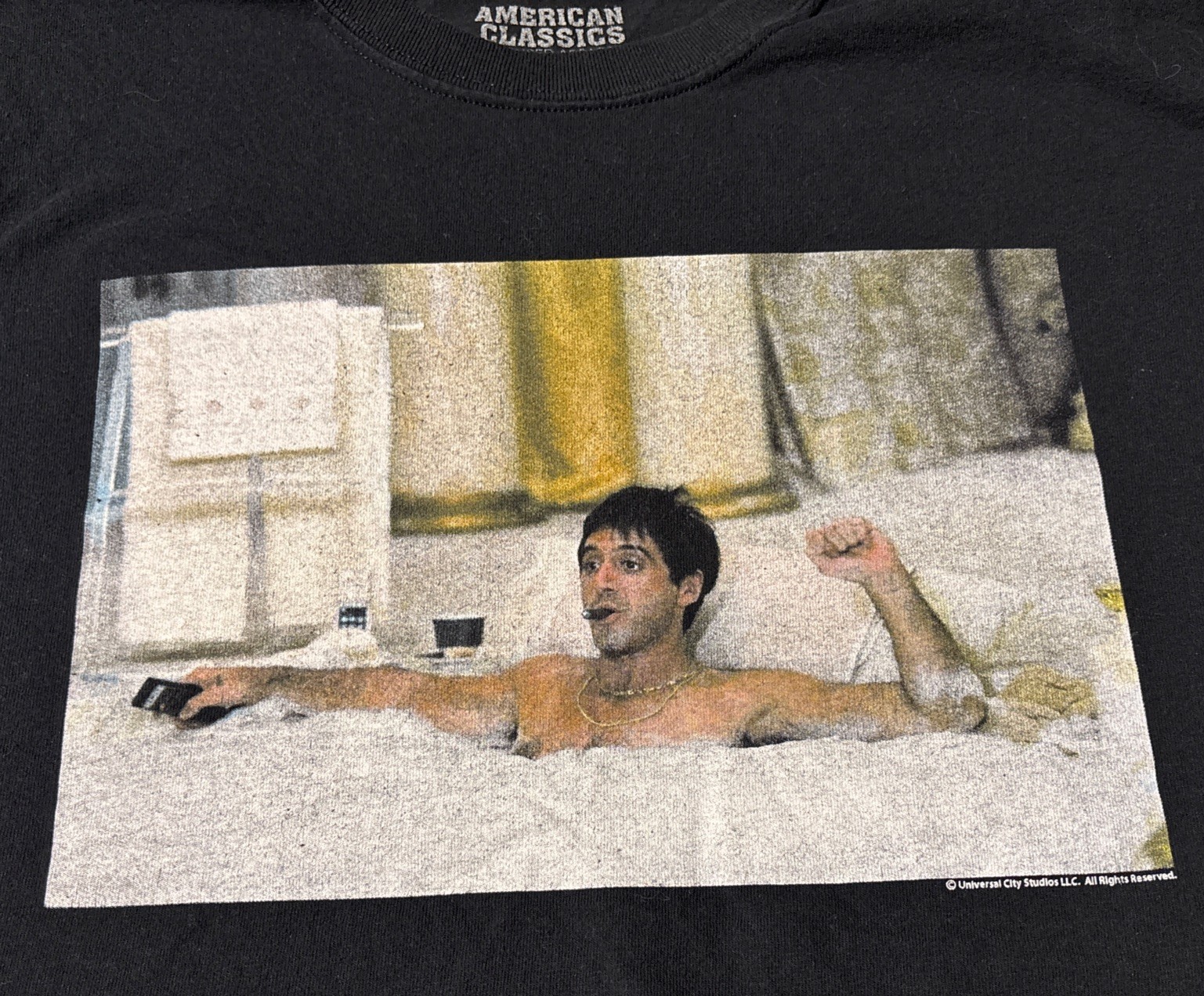 Scarface T-Shirt Men\'s Large Al Pacino Bath Tub Print NWOT Scarface T-Shirt Men\'s Large Al Pacino Bath Tub Print NWOT