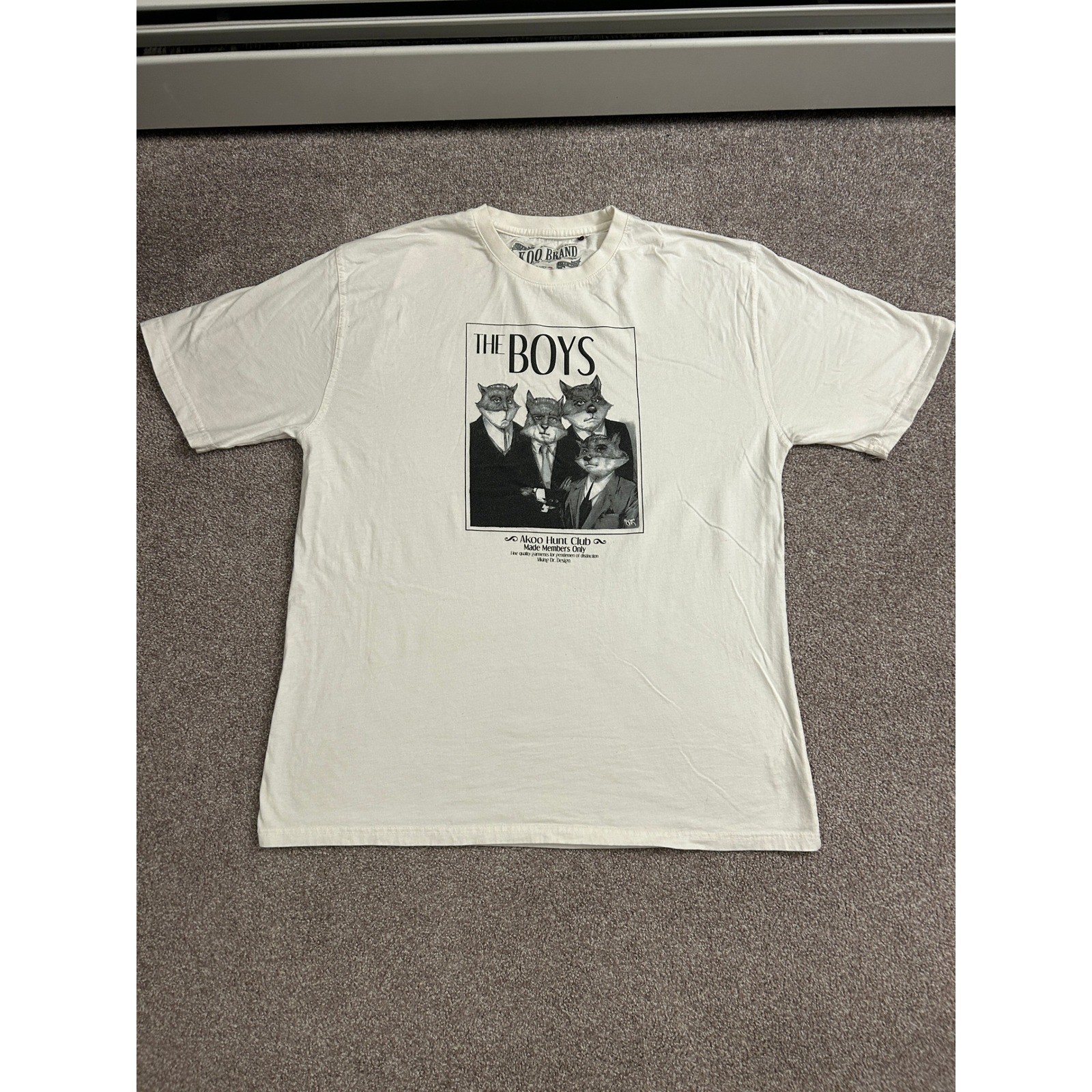 AKOO Brand The Boys Graphic Tee Mens 3X Off-White Excellent Wolf Hunt Club Shirt