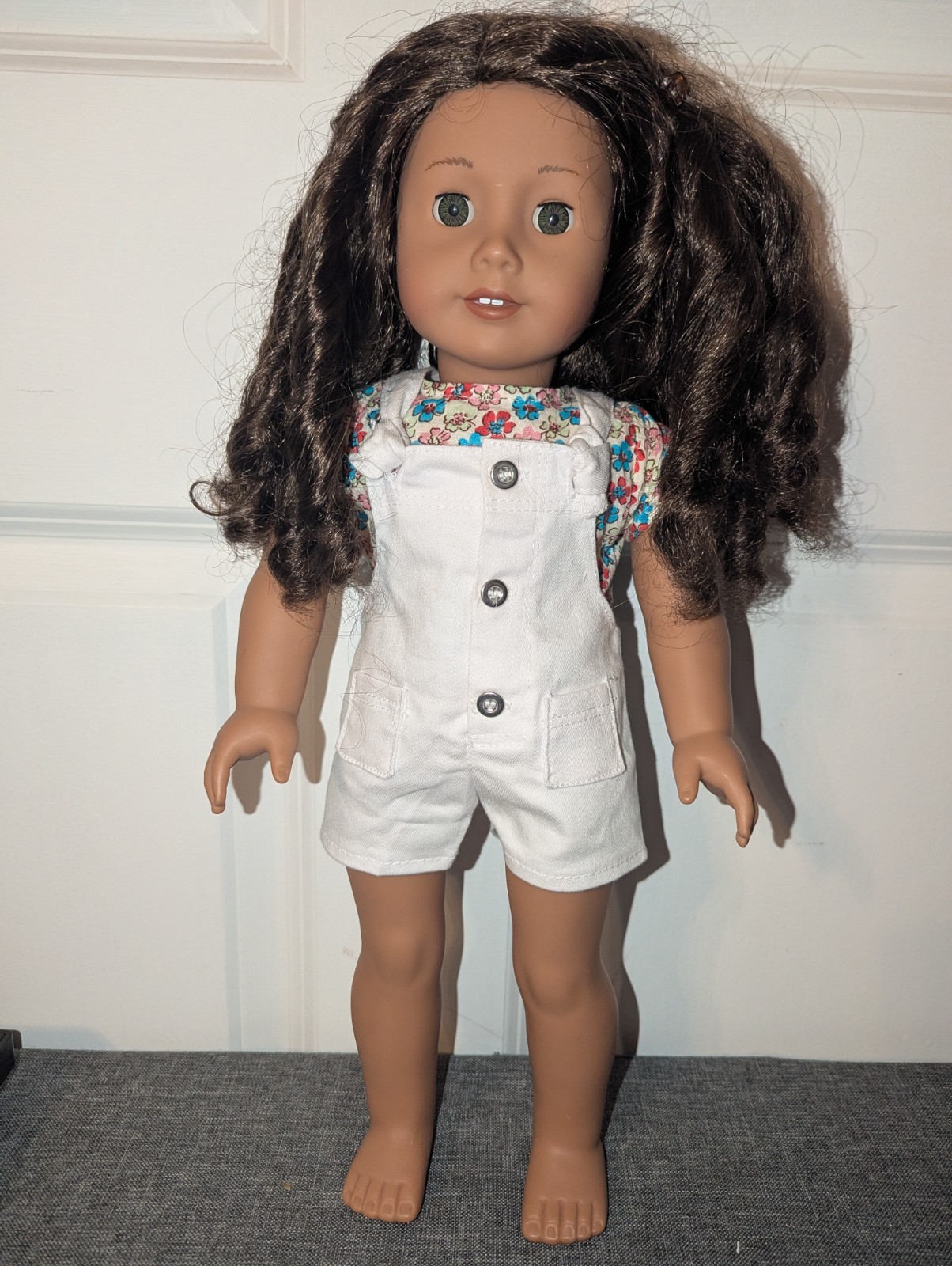 Retired American Girl Truly Me Doll #44 (Hazel Eyes & Curly Brown Hair) + Outfit Retired American Girl Truly Me Doll #44 (Hazel Eyes & Curly Brown Hair) + Outfit