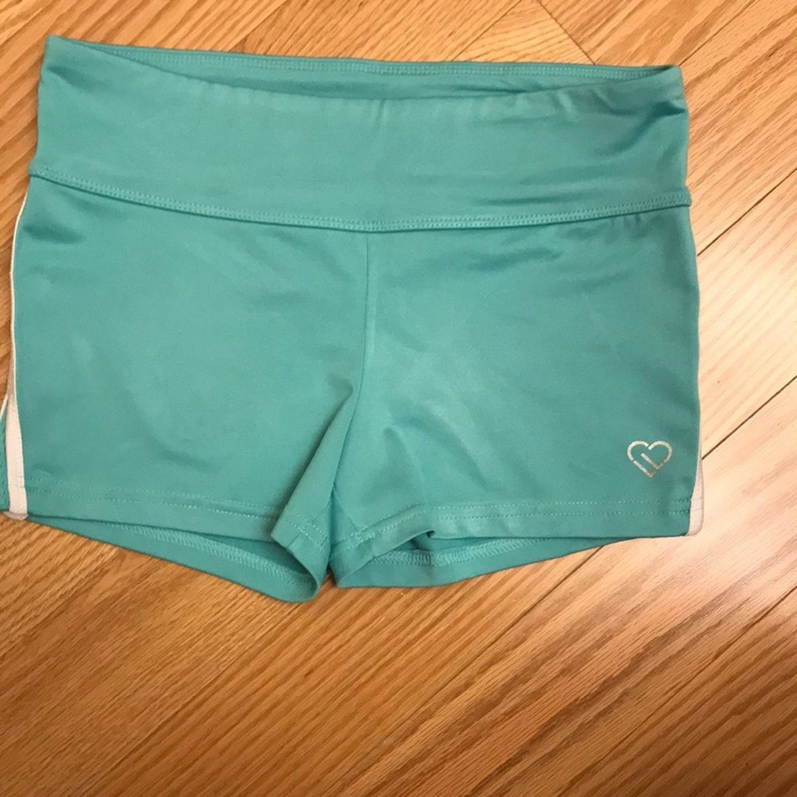 vintage Aeropostale girl teen medium shorts green blue turquoise white vintage Aeropostale girl teen medium shorts green blue turquoise white