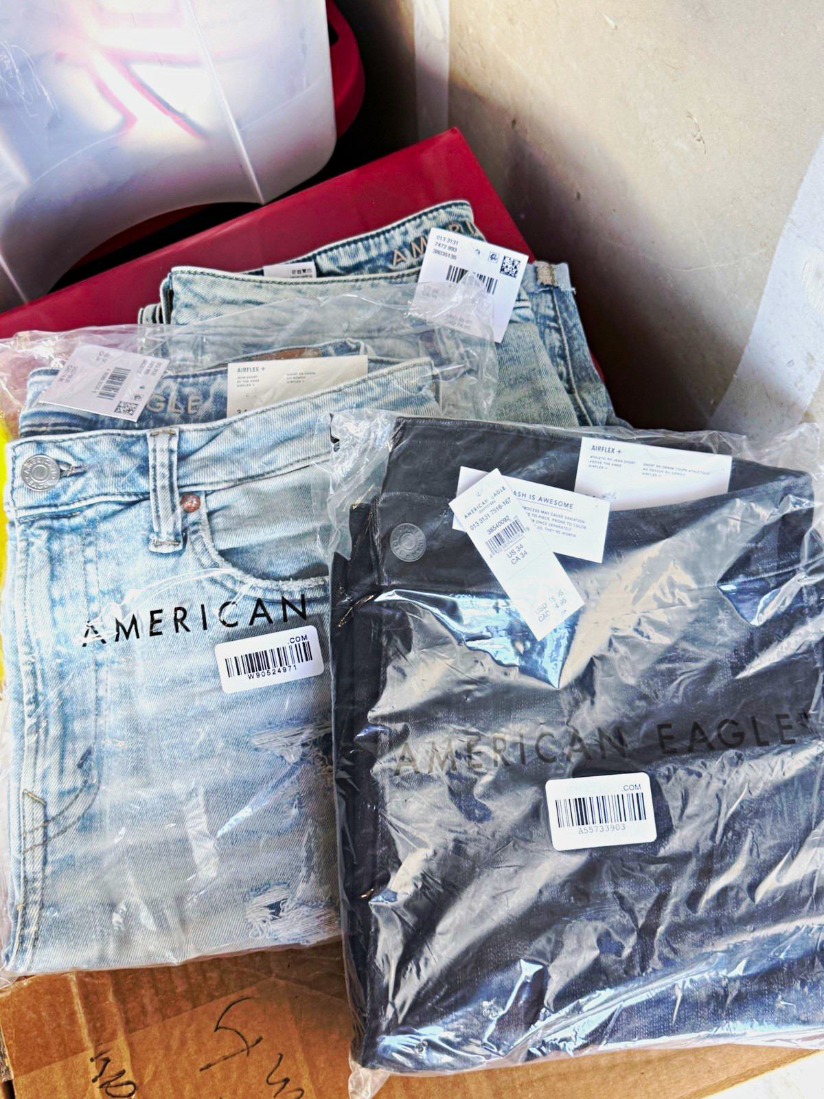 American Eagle Outfitters AirFlex+ Men’s Athletic Straight Mid-Rise Jeans NWT American Eagle Outfitters AirFlex+ Men’s Athletic Straight Mid-Rise Jeans NWT