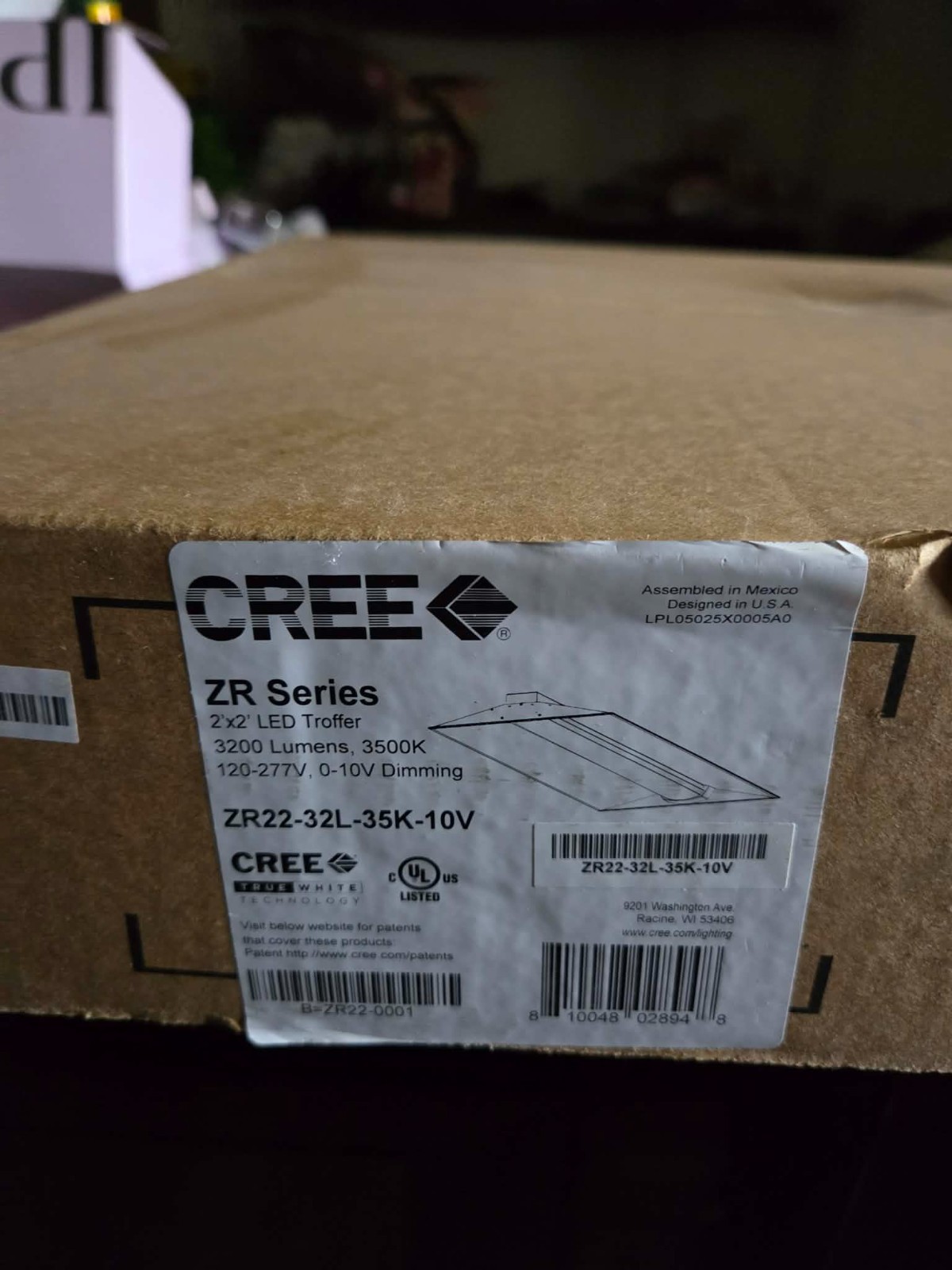 CREE ZR22-32L-35K-10V 2X2 Commercial LED Troffer 0-10V Dimmable 3500k 3200lumens CREE ZR22-32L-35K-10V 2X2 Commercial LED Troffer 0-10V Dimmable 3500k 3200lumens