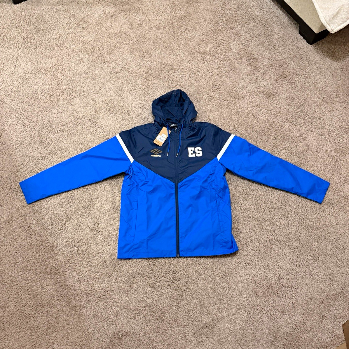 Umbro El Salvador Jacket - ES Hooded Full Zip Windbreaker Men’s M Umbro El Salvador Jacket - ES Hooded Full Zip Windbreaker Men’s M