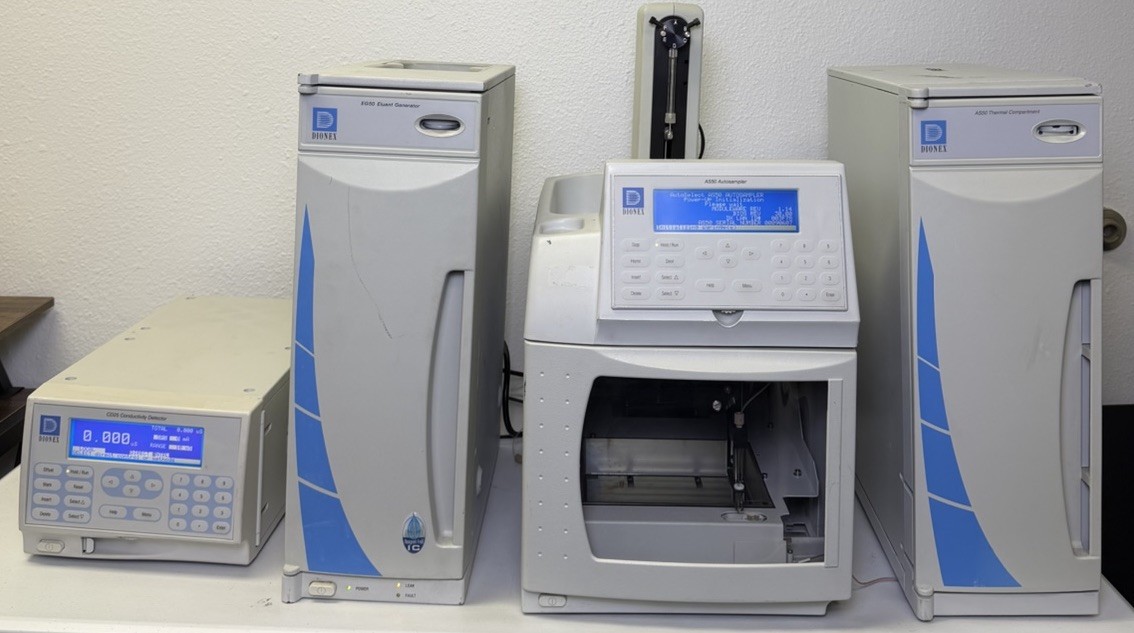 Dionex Chromatography Set( CD25, EG50, AS50, AS50 Autosampler LAB Dionex Chromatography Set( CD25, EG50, AS50, AS50 Autosampler LAB