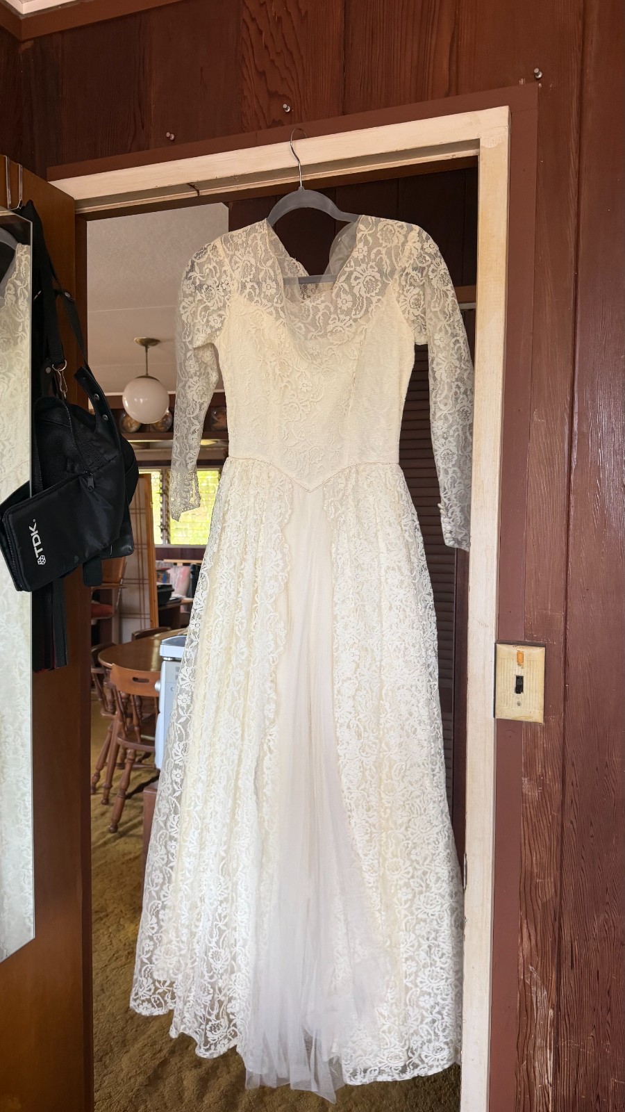 Vintage 1950s Floral Lace Wedding Dress Long Sleeve Basque Waist Pleated Tulle X Vintage 1950s Floral Lace Wedding Dress Long Sleeve Basque Waist Pleated Tulle X