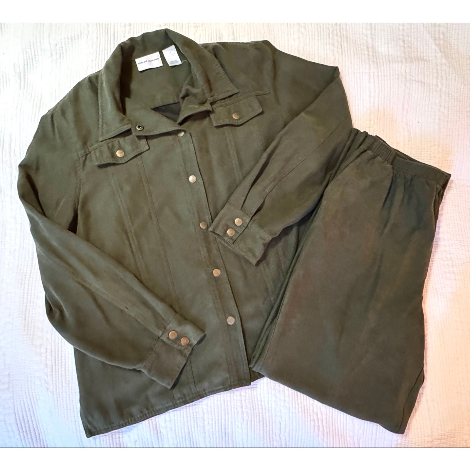 Alfred Dunner Vintage 2pc Faux Suede Pant Set Olive Green Top 14 Pants 12 Alfred Dunner Vintage 2pc Faux Suede Pant Set Olive Green Top 14 Pants 12