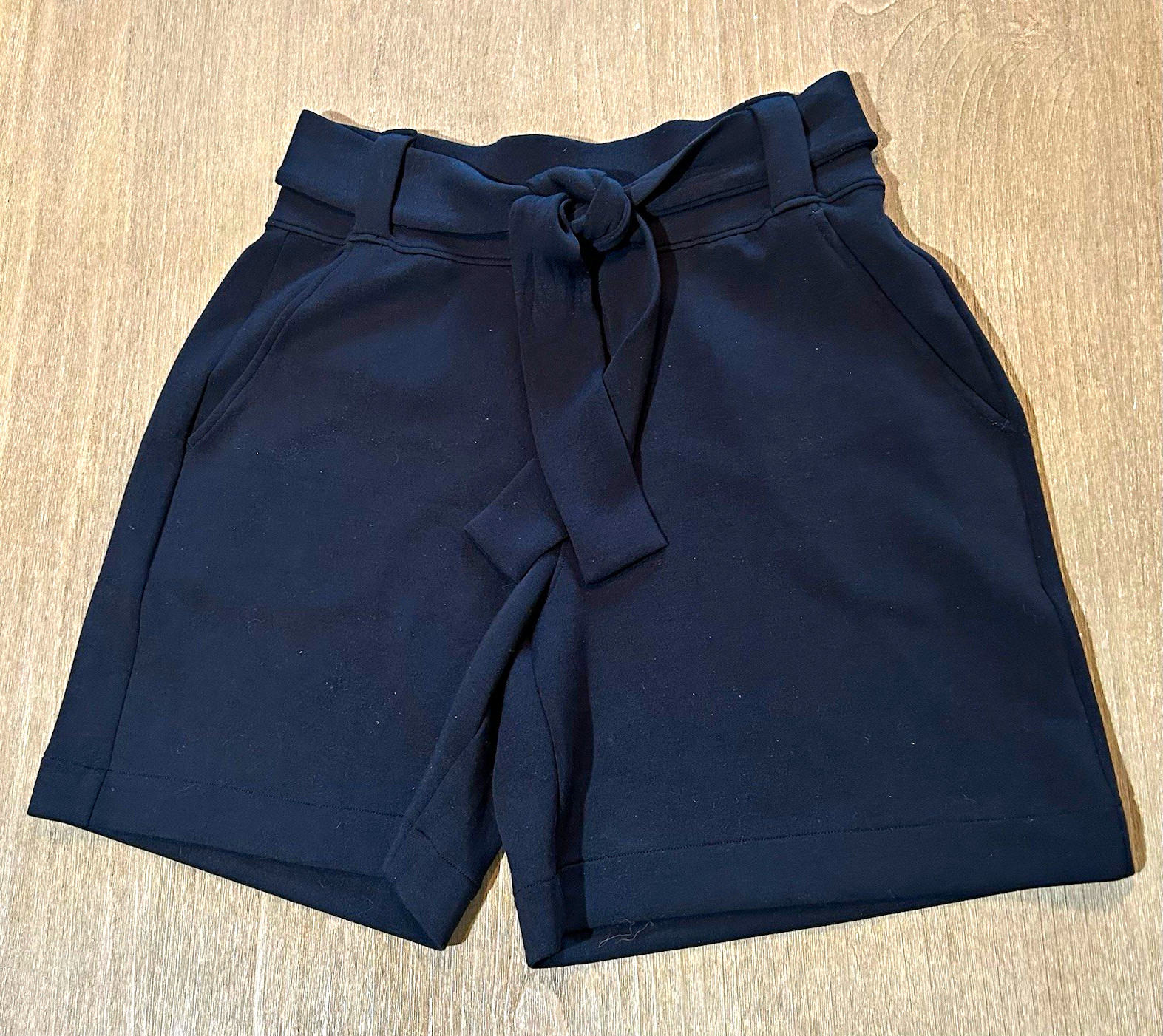 SPANX The Perfect Black Short Women\'s Paperbag High Rise Shorts M Tie Pockets