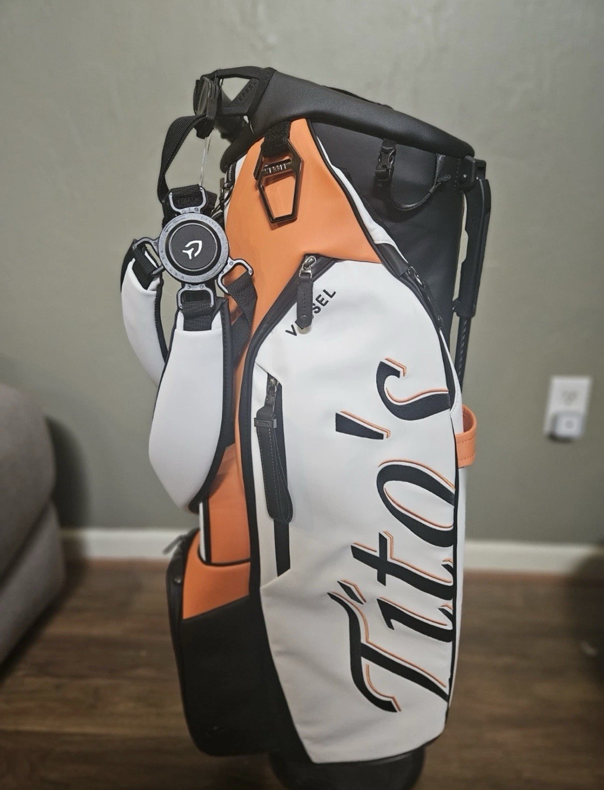 NEW Limited Edition Tito’s Vodka Vessel Player lll Golf Bag With Club Cover NEW Limited Edition Tito’s Vodka Vessel Player lll Golf Bag With Club Cover