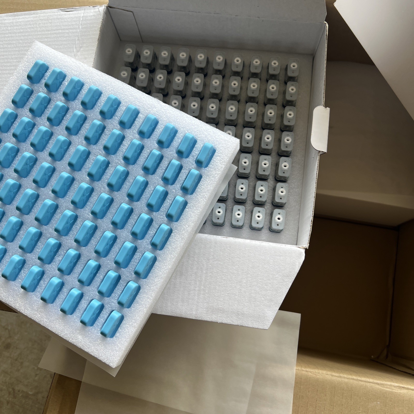 EMPTY BLUE cartridges empty - 280PIECES IN EACH CASE 