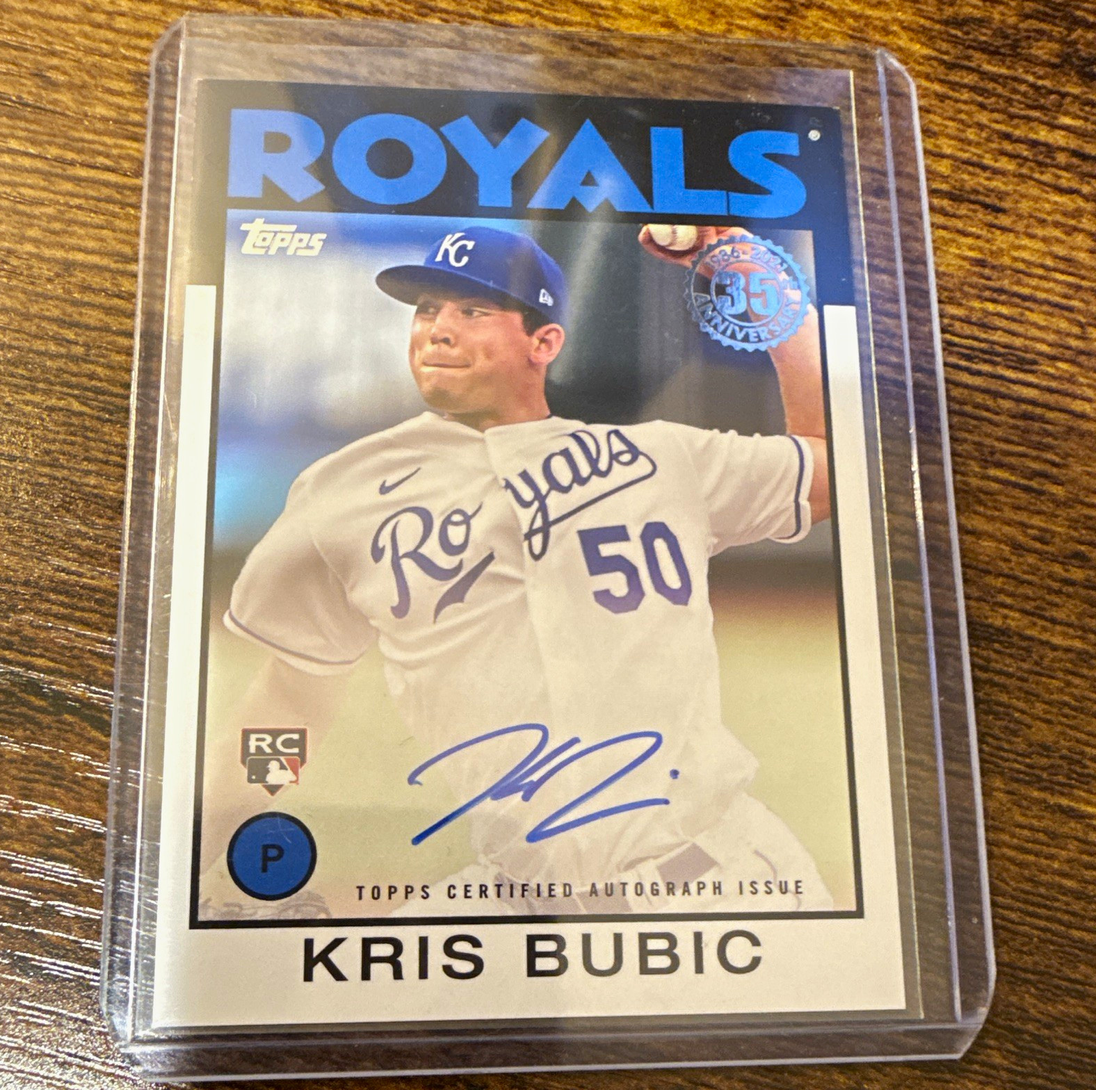 Topps 2021 1986 Autographs Kris Bubic Royals RC Auto Black /199 #86A-KBU Topps 2021 1986 Autographs Kris Bubic Royals RC Auto Black /199 #86A-KBU