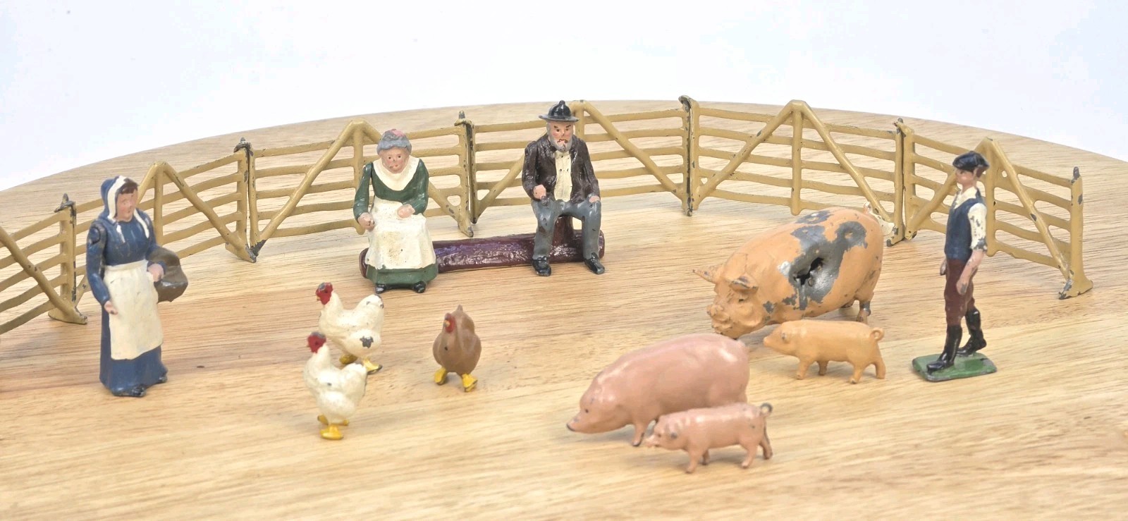 Vintage Britains Ltd Lead Farm Lot 12pc Pigs People Fence England Hollow-Cast