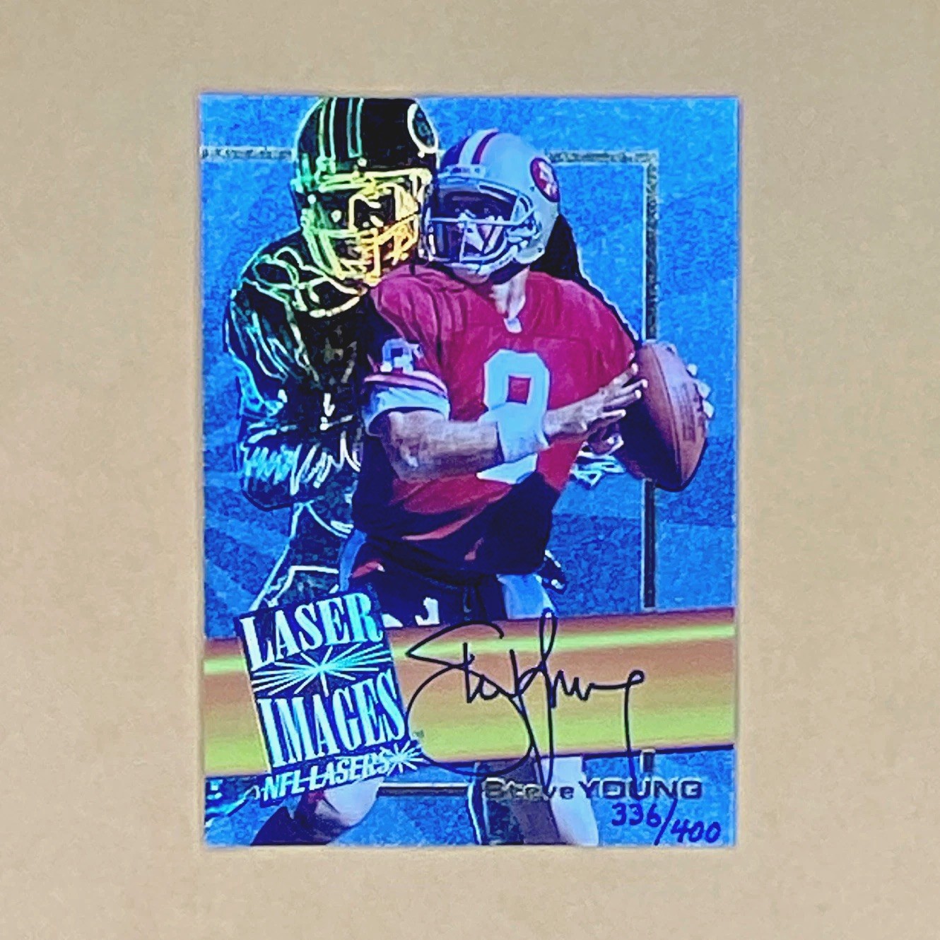 1996 Score Board NFL Steve Young Auto ** ON CARD ** /400 Laser Images 49ers 1996 Score Board NFL Steve Young Auto ** ON CARD ** /400 Laser Images 49ers