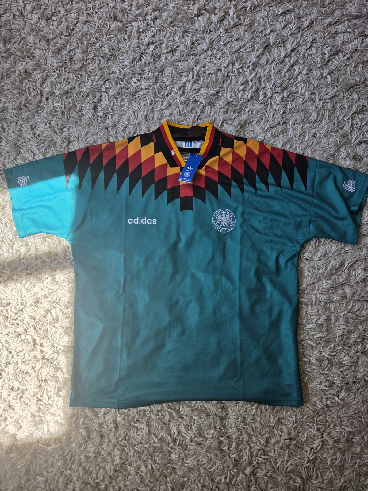 Brand New adidas Germany 1994 Reissue Away Soccer Jersey (JZ6941) Men’s Size XL