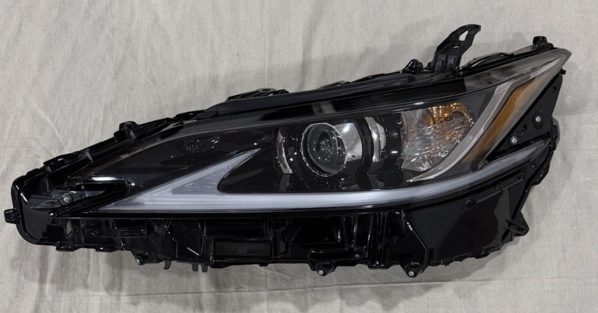 2019 - 2021 LEXUS ES350 LEFT DRIVER SIDE SINGLE BEAM HEADLIGHT OEM 81150-06C91 2019 - 2021 LEXUS ES350 LEFT DRIVER SIDE SINGLE BEAM HEADLIGHT OEM 81150-06C91