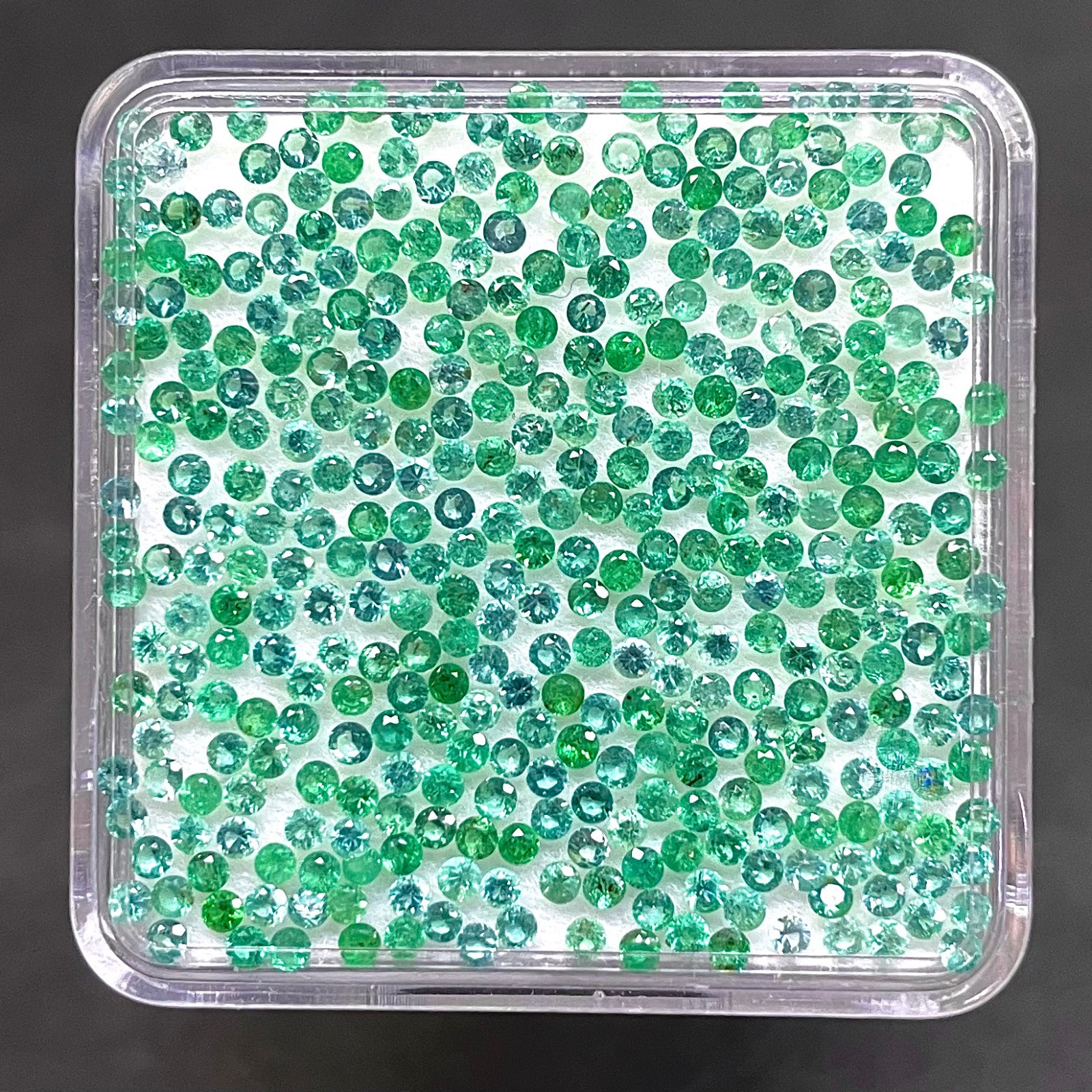 100 Pcs Natural Colombian Emerald 1.5mm Round Diamond Cut Untreated Gemstones
