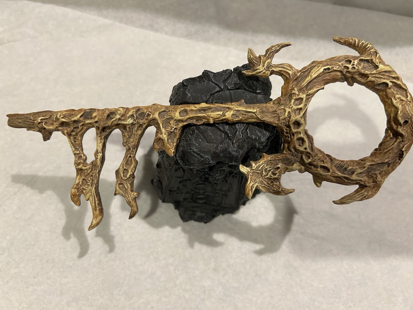 Key to Hell DC Direct Prop Piece (Sandman - Season of Mists) Key to Hell DC Direct Prop Piece (Sandman - Season of Mists)