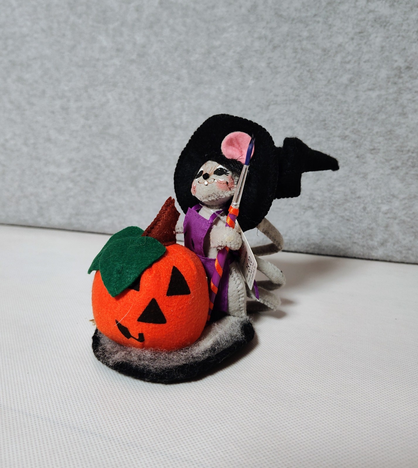 Annalee 5 In. Trick Or Treat Halloween painter art Mouse pumpkin whimsical Annalee 5 In. Trick Or Treat Halloween painter art Mouse pumpkin whimsical