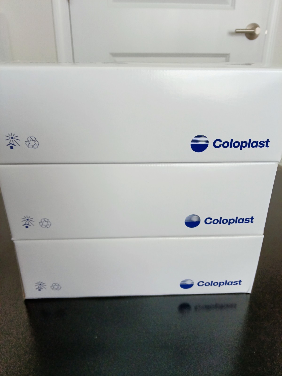 Coloplast 15981 SenSura Xpro Ostomy Pouch Drainable 3/8 Coloplast 15981 SenSura Xpro Ostomy Pouch Drainable 3/8