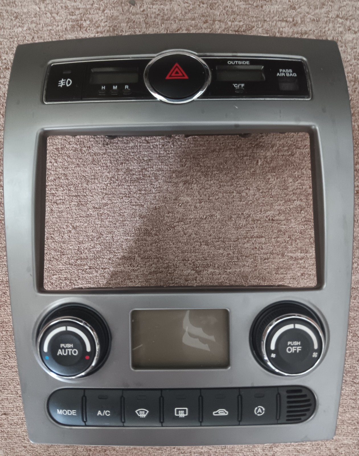 2007 2008 HYUNDAI TIBURON AC Hvac Heater Controls RADIO BEZEL DIGITAL DISPLAY 2007 2008 HYUNDAI TIBURON AC Hvac Heater Controls RADIO BEZEL DIGITAL DISPLAY