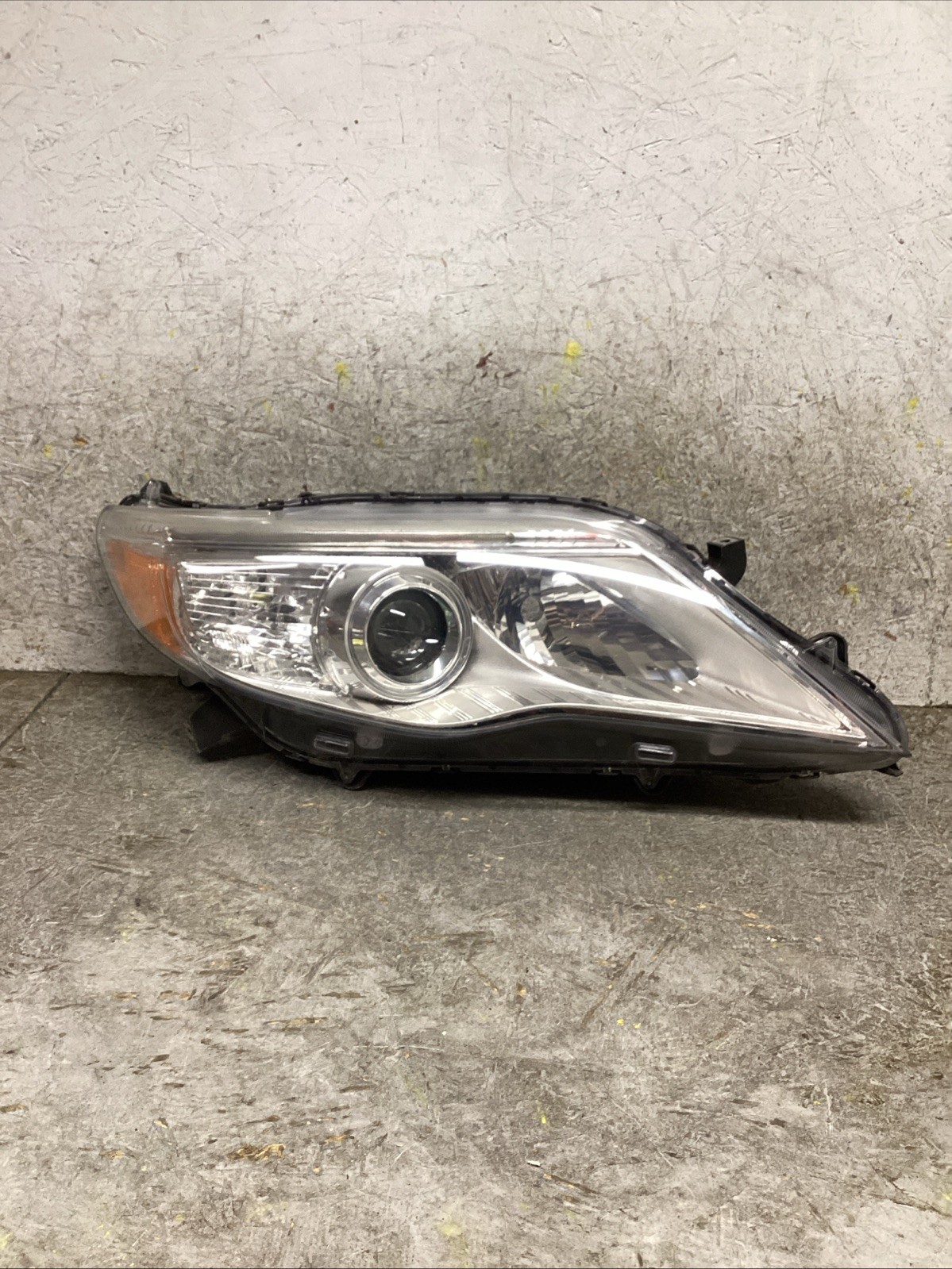 2011-2012 Toyota Avalon Right RH Passenger Side Xenon HID Headlight OEM