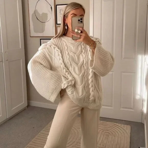 H&M Cable Knit Chunky Oversized Sweater Braided MEASUREMENTS H&M Cable Knit Chunky Oversized Sweater Braided MEASUREMENTS