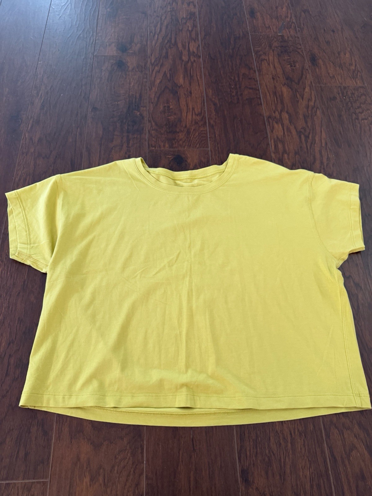 lululemon Women\'s Green/Yellow M Cropped Crew Neck Relaxed Stretch Knit Tee
